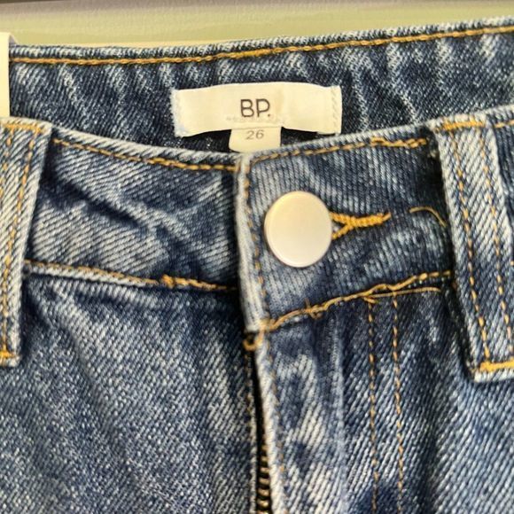 NWT BP Boho Denim Mom Jeans with Iron-On Patches (26) - Picture 3 of 7